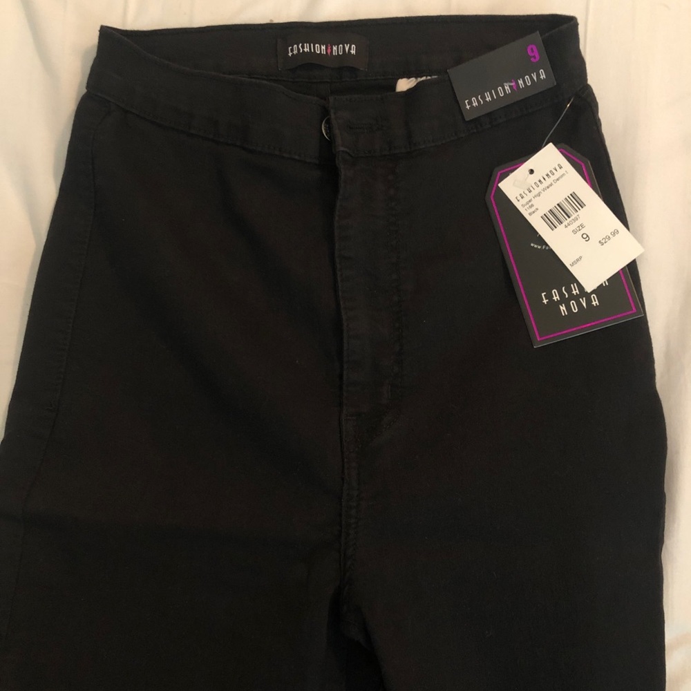 High waisted black jeans. SIZE 9